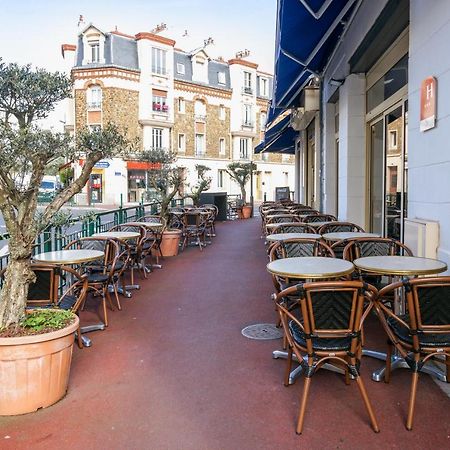 Le Theatre Hotel Suresnes Bagian luar foto