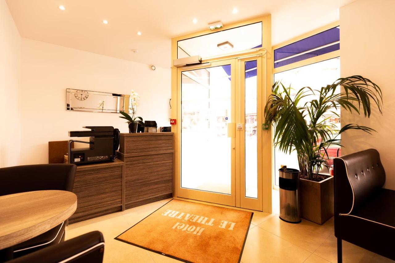Le Theatre Hotel Suresnes Bagian luar foto
