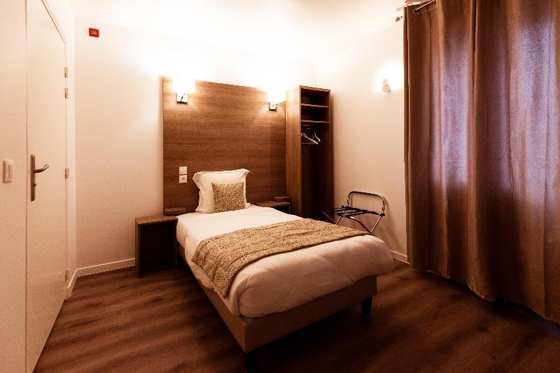 Le Theatre Hotel Suresnes Bagian luar foto